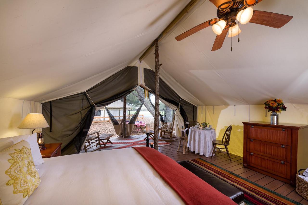 Westgate River Ranch Resort & Rodeo Room photo