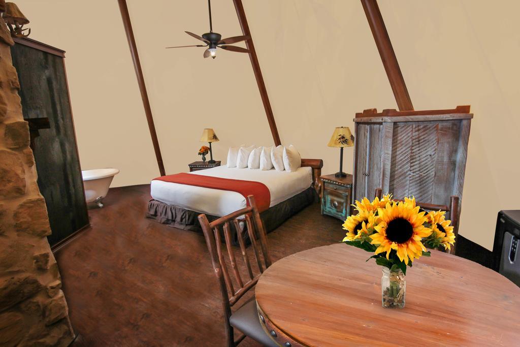 Westgate River Ranch Resort & Rodeo Exterior photo